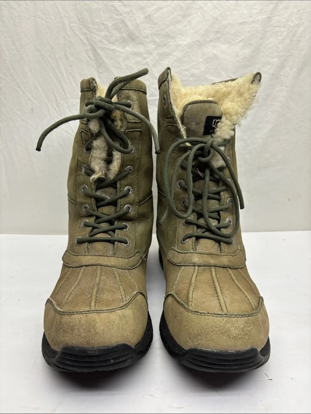 UGG Event Natural Shearling Lined Boot Interior, size 9